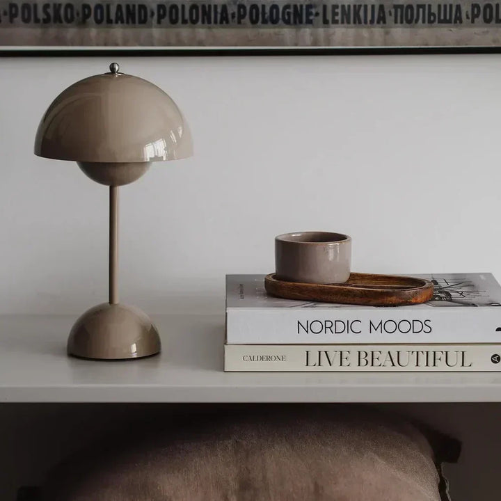 Dæmpbar LED Bordlampe med Touch Kontrol og Genopladeligt Batteri