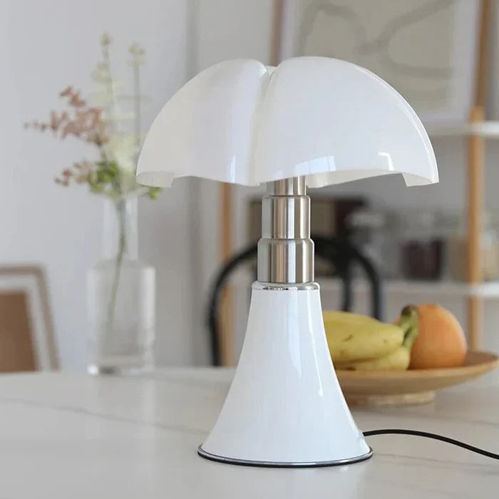 Justerbar Bordlampe i Poleret Stål med LED Lys