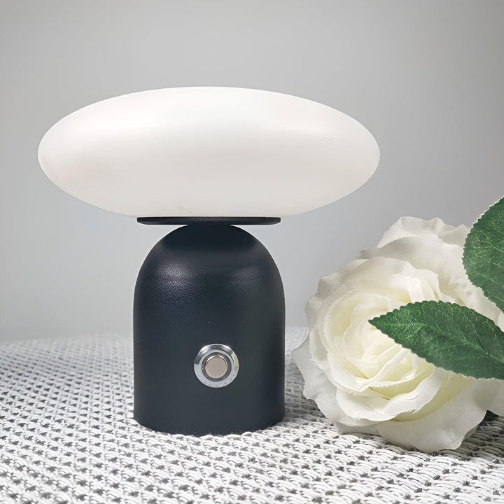 Genopladelig Trådløs Bordlampe i Jern