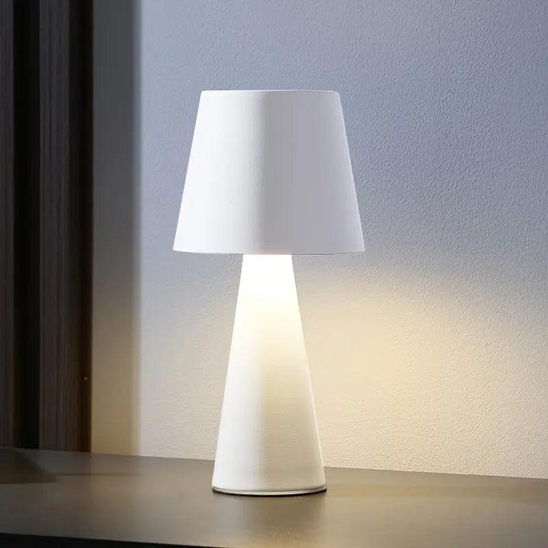 Moderne Bordlampe i Metal med Elegant Design