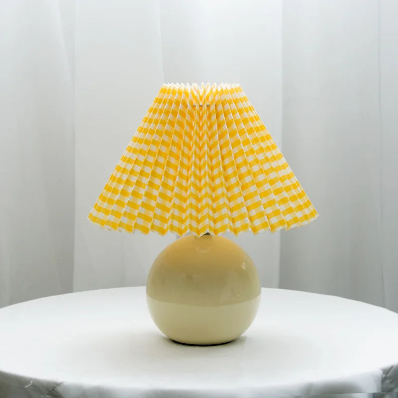 Vintage Plisseret Bordlampe med Antik Design
