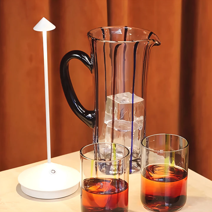 Trådløs LED Bordlampe i Aluminium med Justerbar Lysstyrke og USB Opladning
