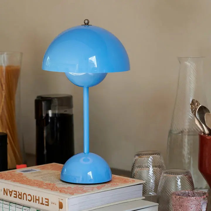 Moderne LED Bordlampe med Justerbar Lysstyrke - Slim Design