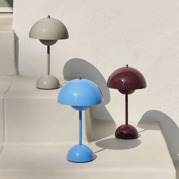 Moderne LED Bordlampe med Justerbar Lysstyrke - Slim Design