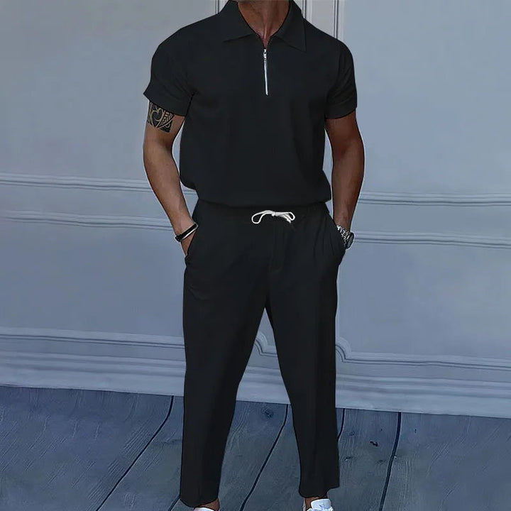 Todelt Sommeroutfit til Herre med Polo og Bukser