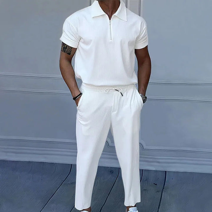 Todelt Sommeroutfit til Herre med Polo og Bukser