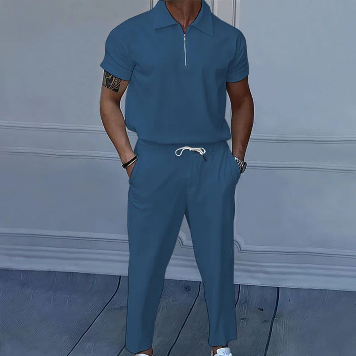Todelt Sommeroutfit til Herre med Polo og Bukser