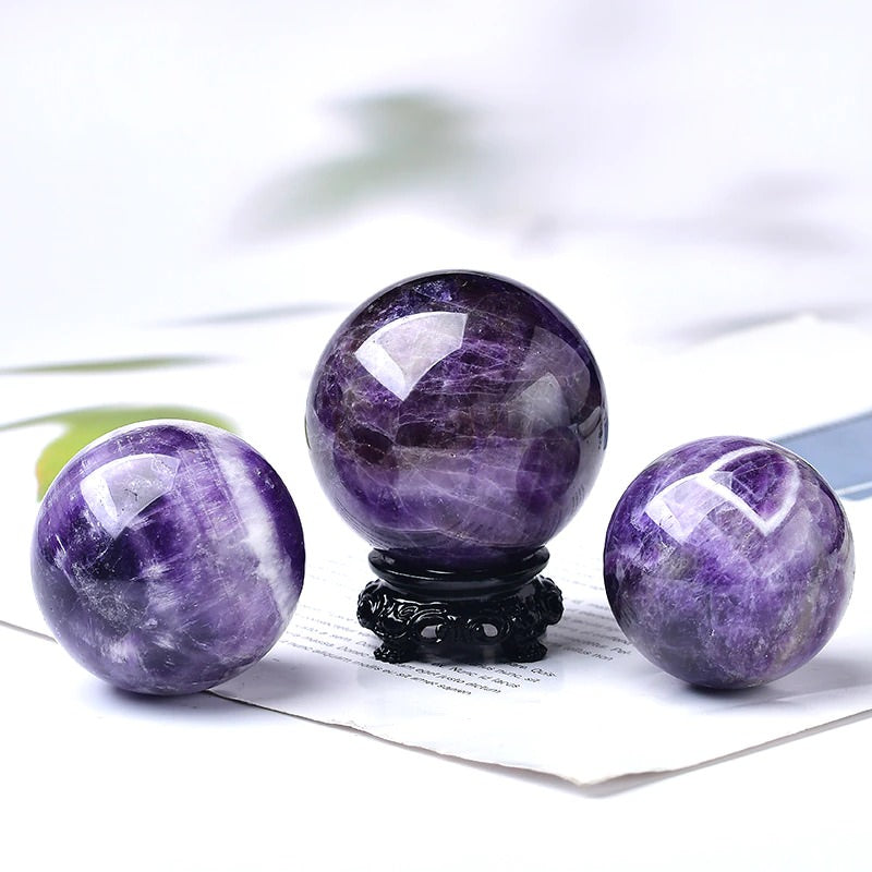 Naturlig Amethyst Krystal Kule med Træstand