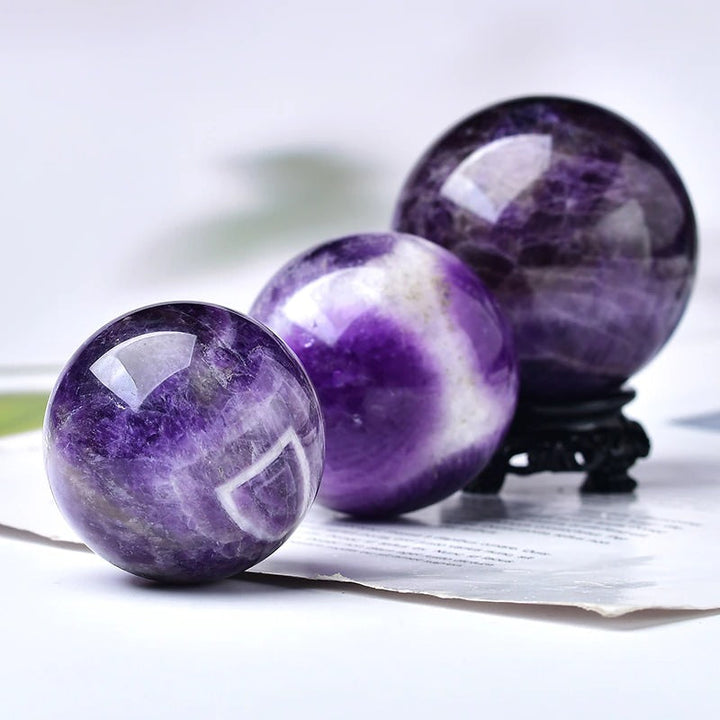 Naturlig Amethyst Krystal Kule med Træstand