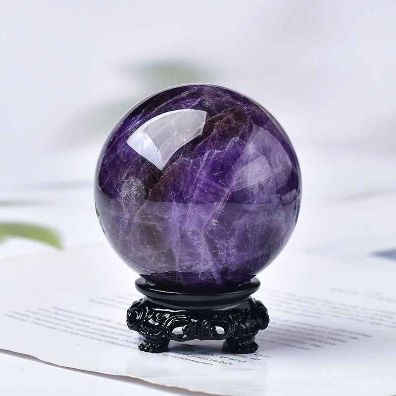 Naturlig Amethyst Krystal Kule med Træstand