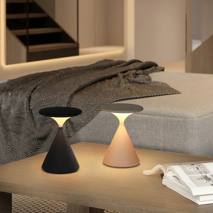 Trådløs Bordlampe i Timeglasdesign med Varmt Lys
