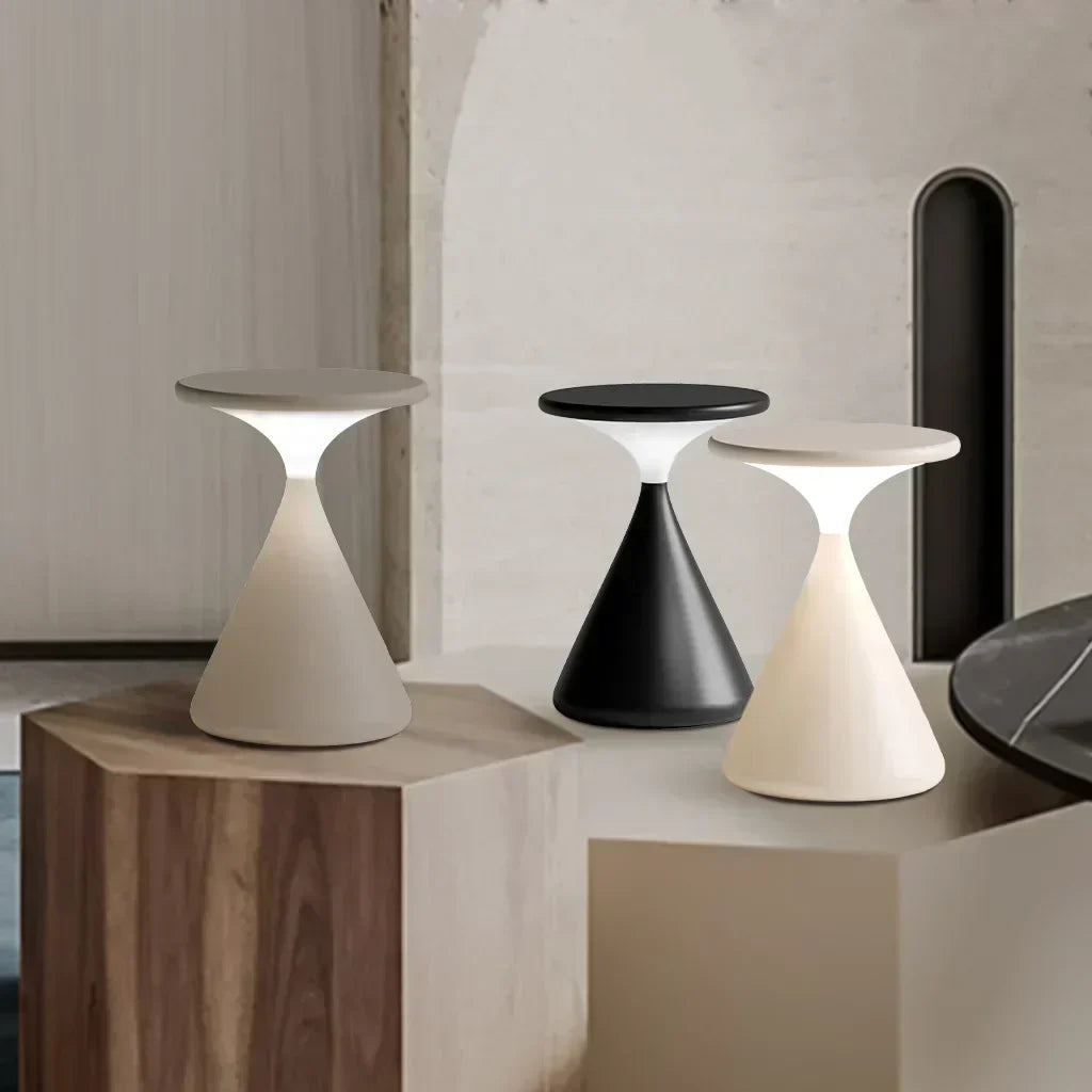 Trådløs Dæmpbar LED Bordlampe i Mat Hvid Design