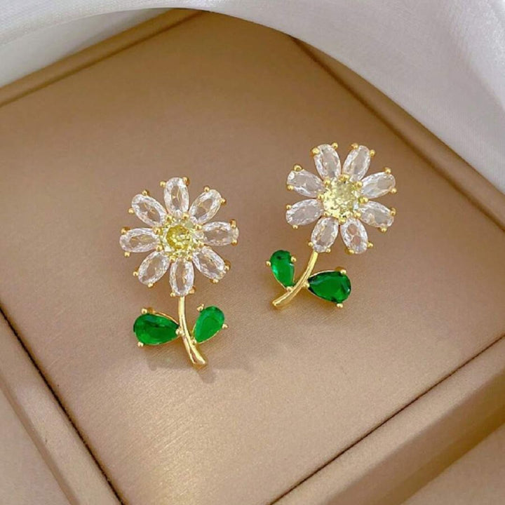 Guldfarvet Smykkesaet med Zirkonia Elegant Halskaede og Oereringe