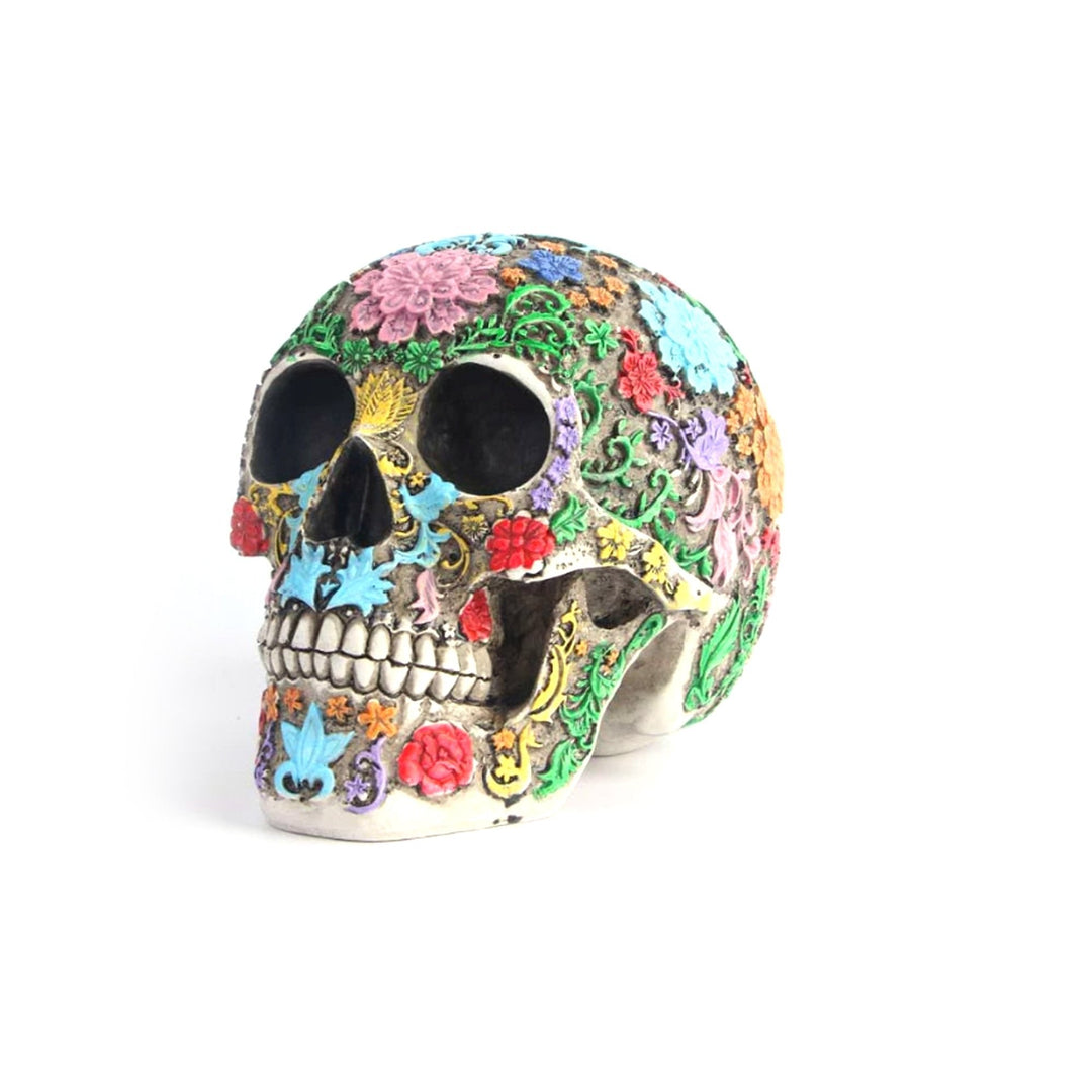 Farverig Sukkerkranium Statue i Harz til Dia de los Muertos