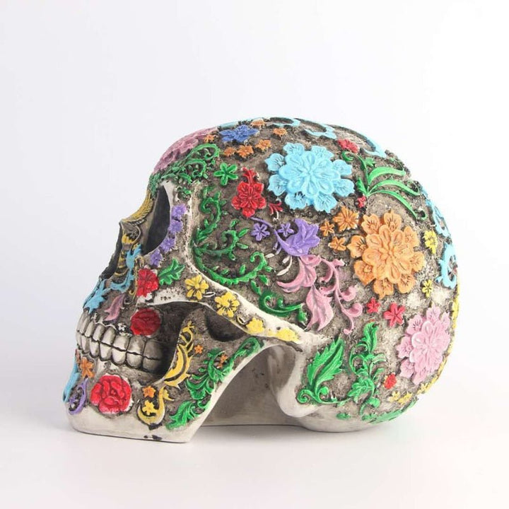Farverig Sukkerkranium Statue i Harz til Dia de los Muertos