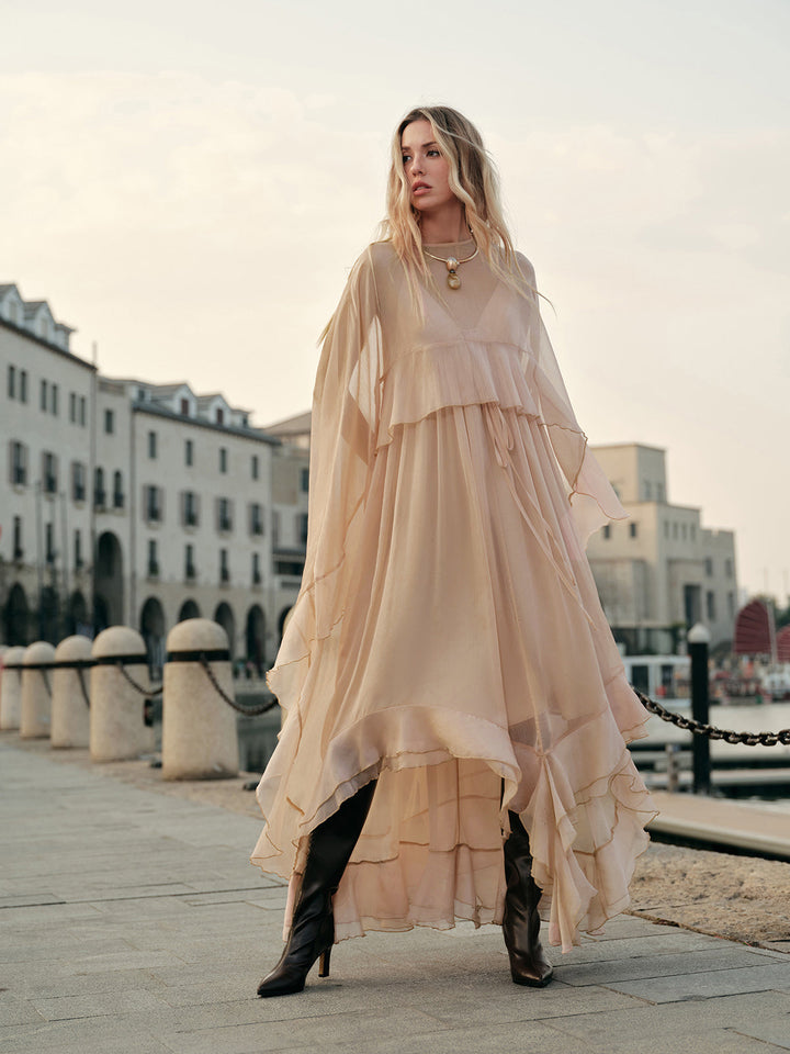 Seraphina | Kvinders Chiffon Lagdelt Maxi Kjole med Kapærmer
