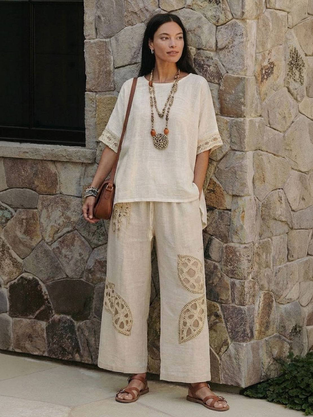 Paloma | Kvinders afslappede stribede bukser med bred ben og t-shirt to-delt sæt