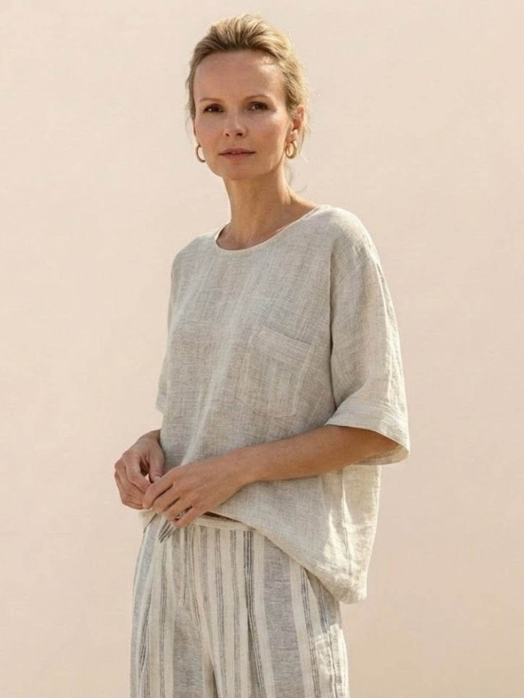 Paloma | Kvinders afslappede stribede bukser med bred ben og t-shirt to-delt sæt