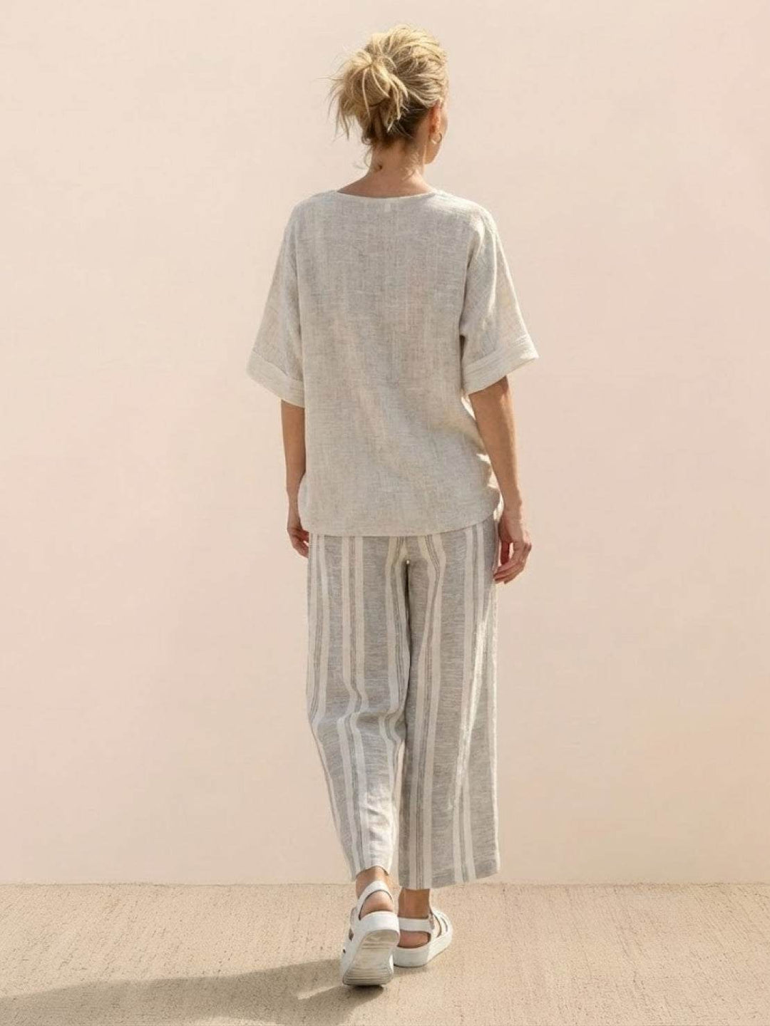 Paloma | Kvinders Casual Stribede Bukser med Bred Ben og T-shirt To-delt Sæt