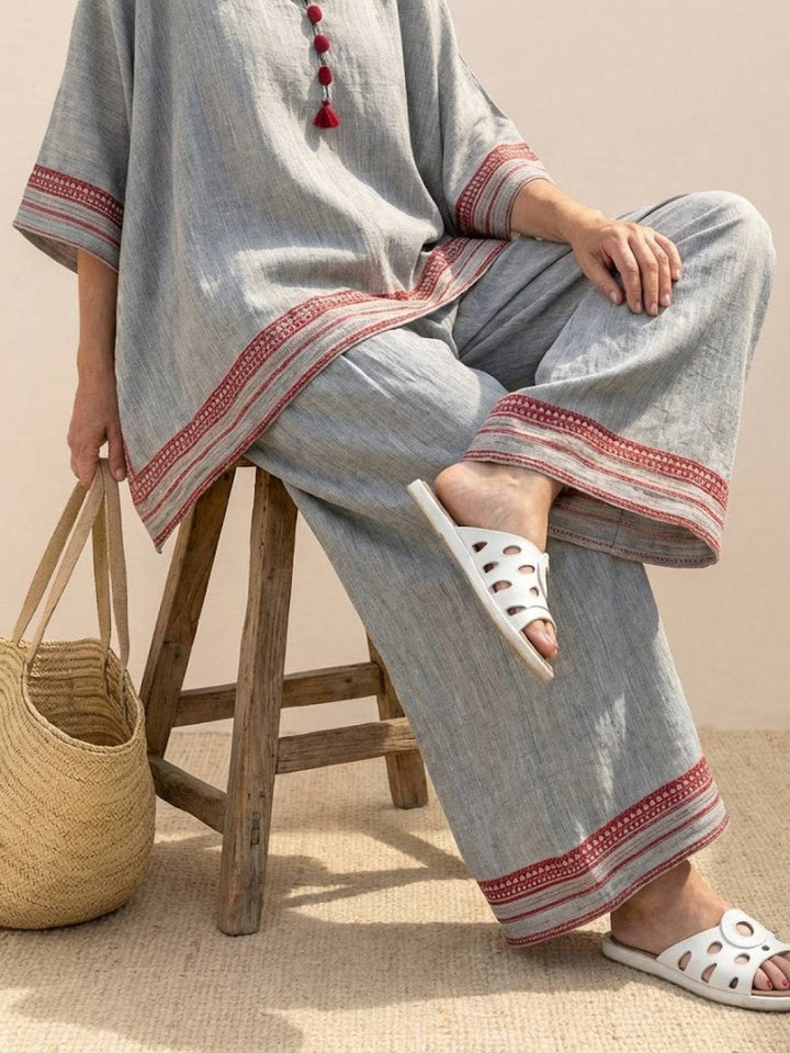 Paloma | Kvinders afslappede stribede bukser med bred ben og t-shirt to-delt sæt