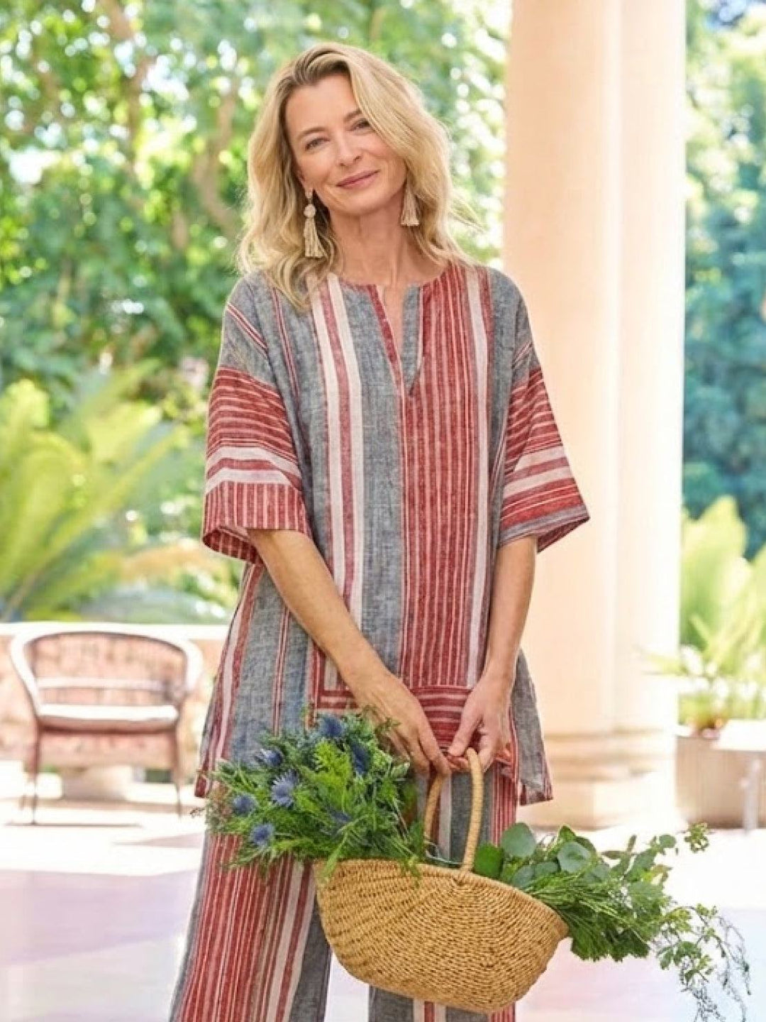 Paloma | Kvinders afslappede stribede bukser med bred ben og t-shirt to-delt sæt