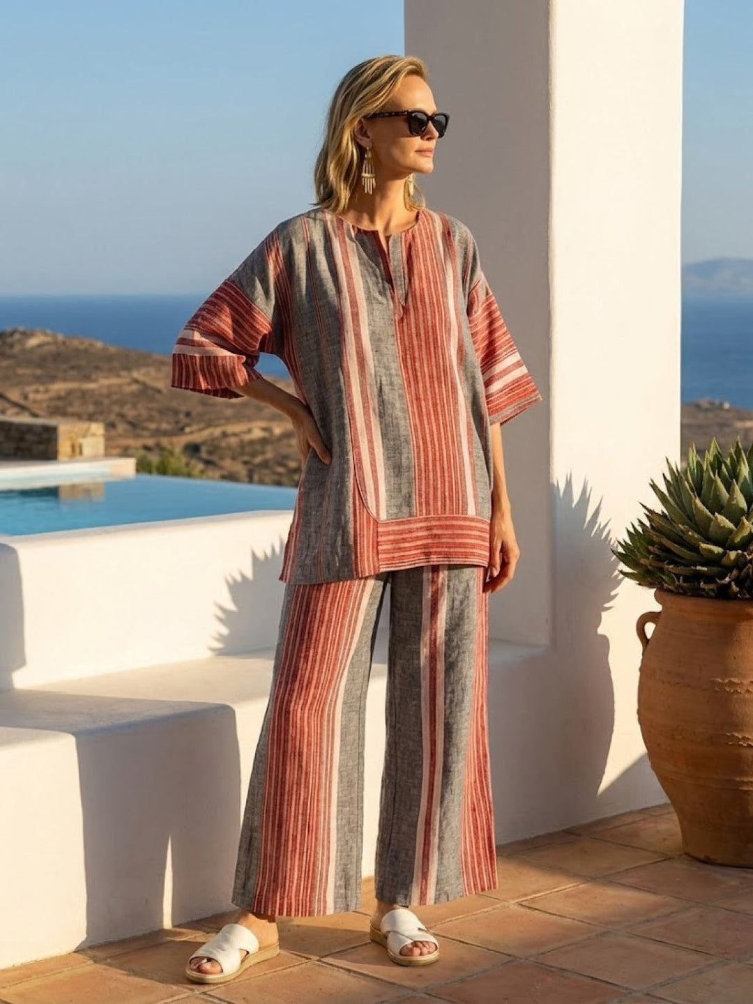 Paloma | Kvinders afslappede stribede bukser med bred ben og t-shirt to-delt sæt
