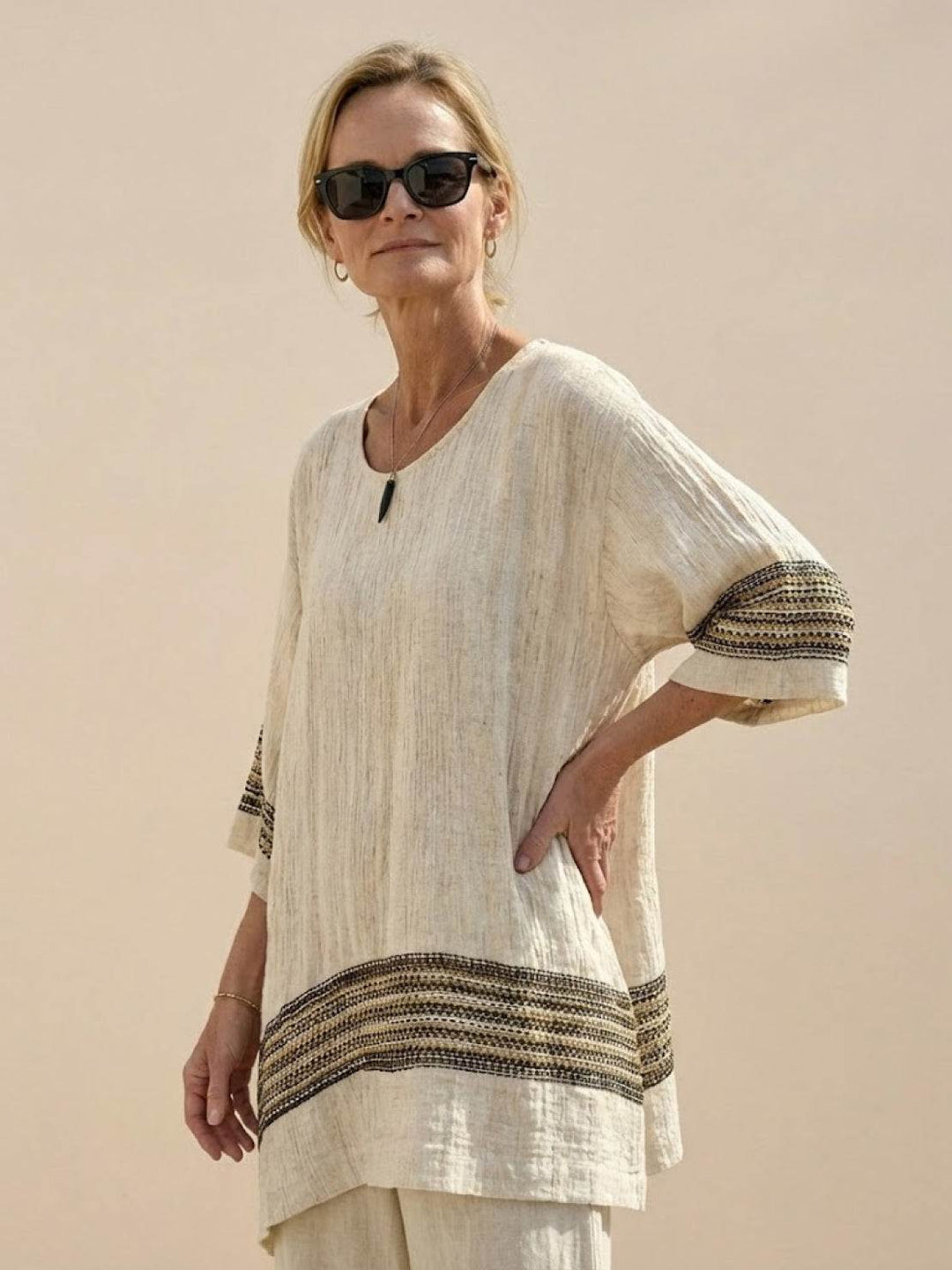 Paloma | Kvinders afslappede stribede bukser med bred ben og t-shirt to-delt sæt