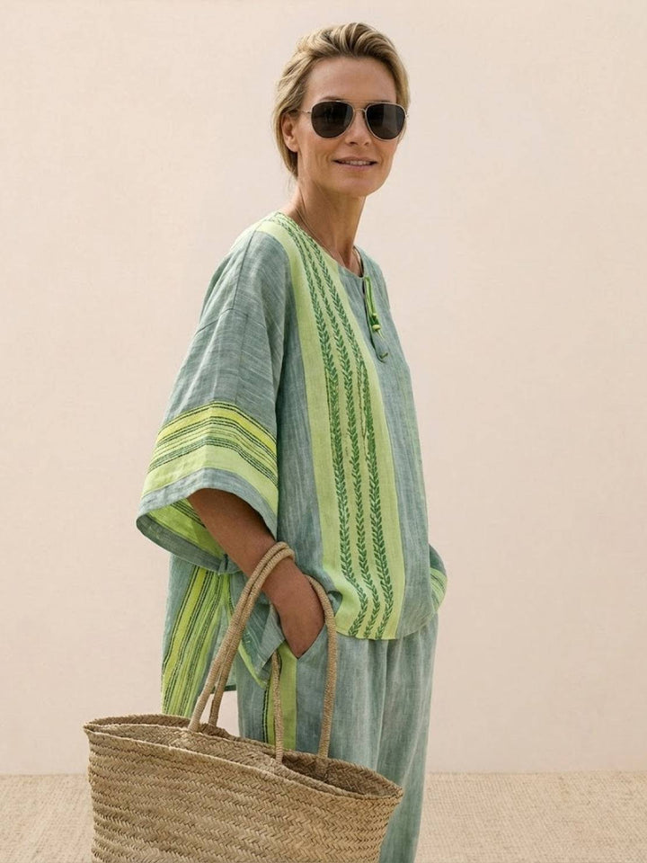 Paloma | Kvinders Casual Stribede Bukser med Bred Ben og T-shirt To-delt Sæt