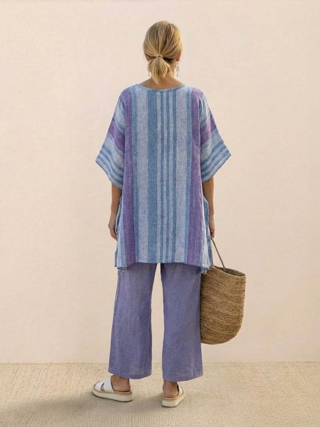 Paloma | Kvinders afslappede stribede bukser med bred ben og t-shirt to-delt sæt