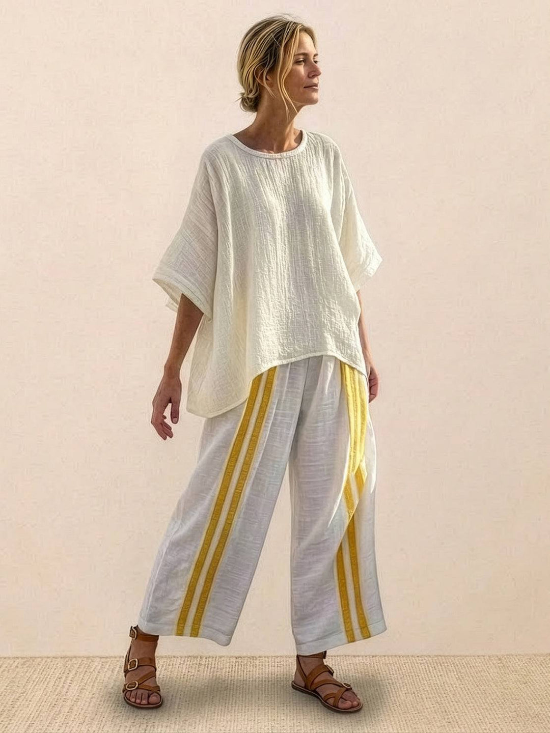 Paloma | Kvinders Casual Stribede Bukser med Bred Ben og T-shirt To-delt Sæt