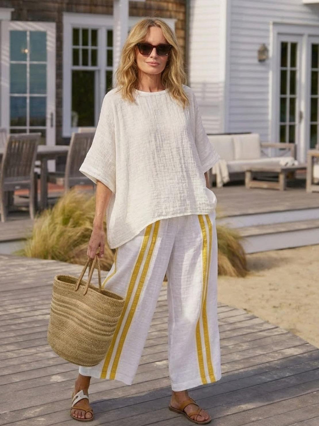Paloma | Kvinders afslappede stribede bukser med bred ben og t-shirt to-delt sæt