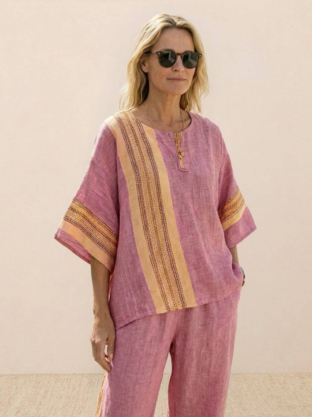 Paloma | Kvinders Casual Stribede Bukser med Bred Ben og T-shirt To-delt Sæt