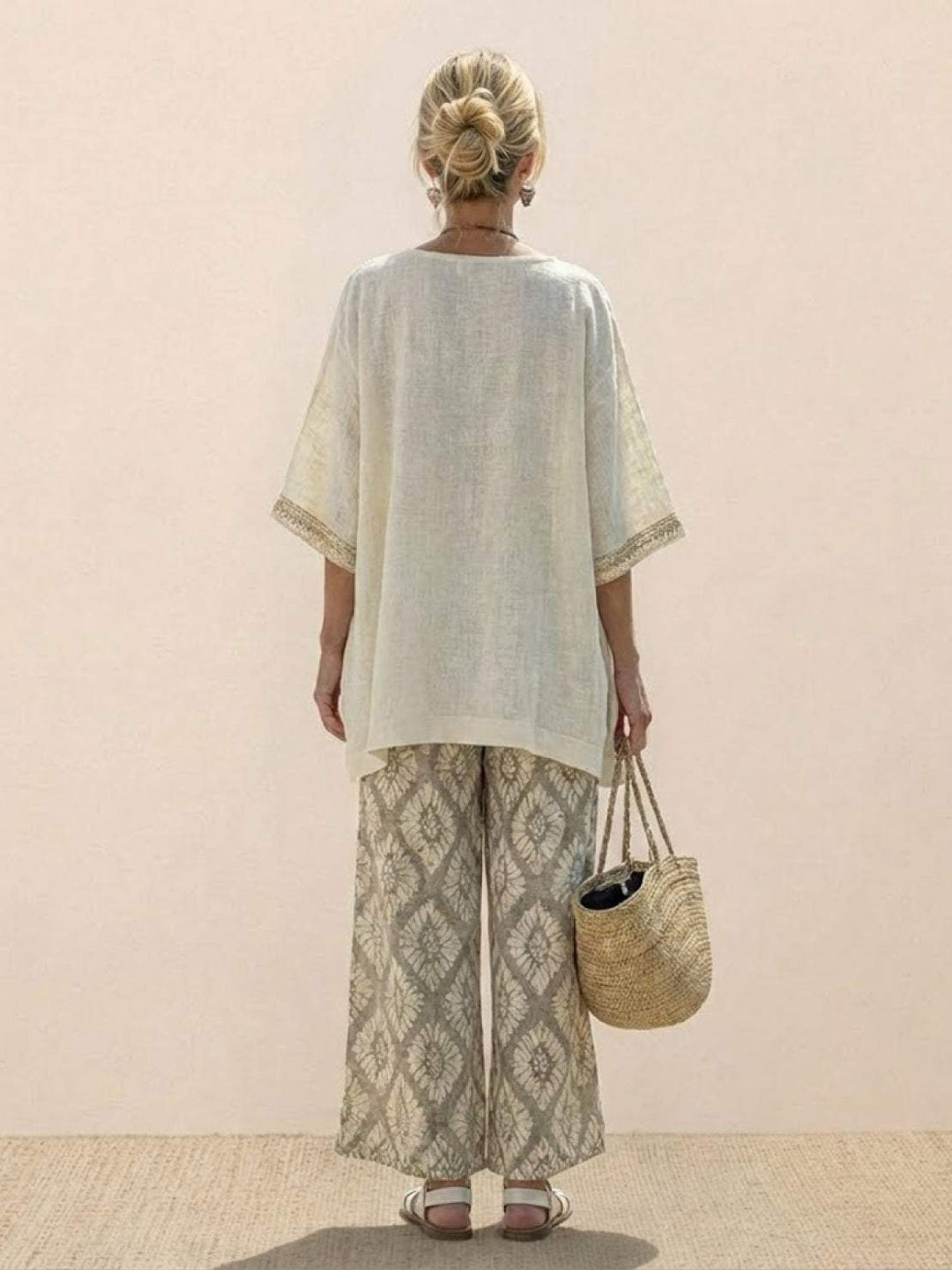 Paloma | Kvinders afslappede stribede bukser med bred ben og t-shirt to-delt sæt