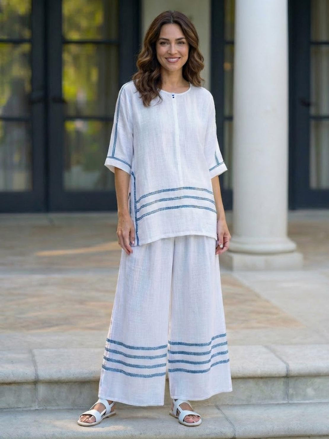 Paloma | Kvinders afslappede stribede bukser med bred ben og t-shirt to-delt sæt
