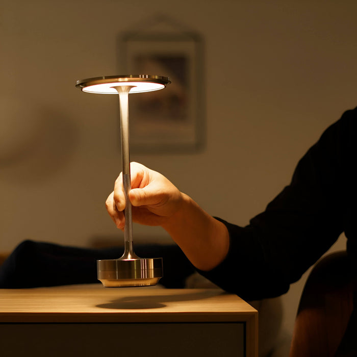 Genopladelig Trådløs Touch-Control LED Bordlampe i Rustfrit Stål