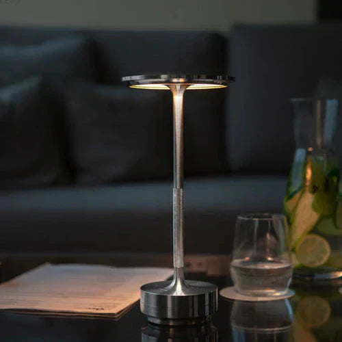 Trådløs Guld Metal LED Bordlampe med Justerbar Lysstyrke