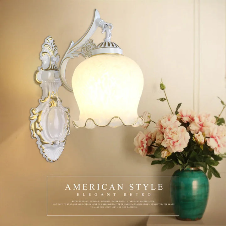Vintage væglampe i metal og glas med europæisk design