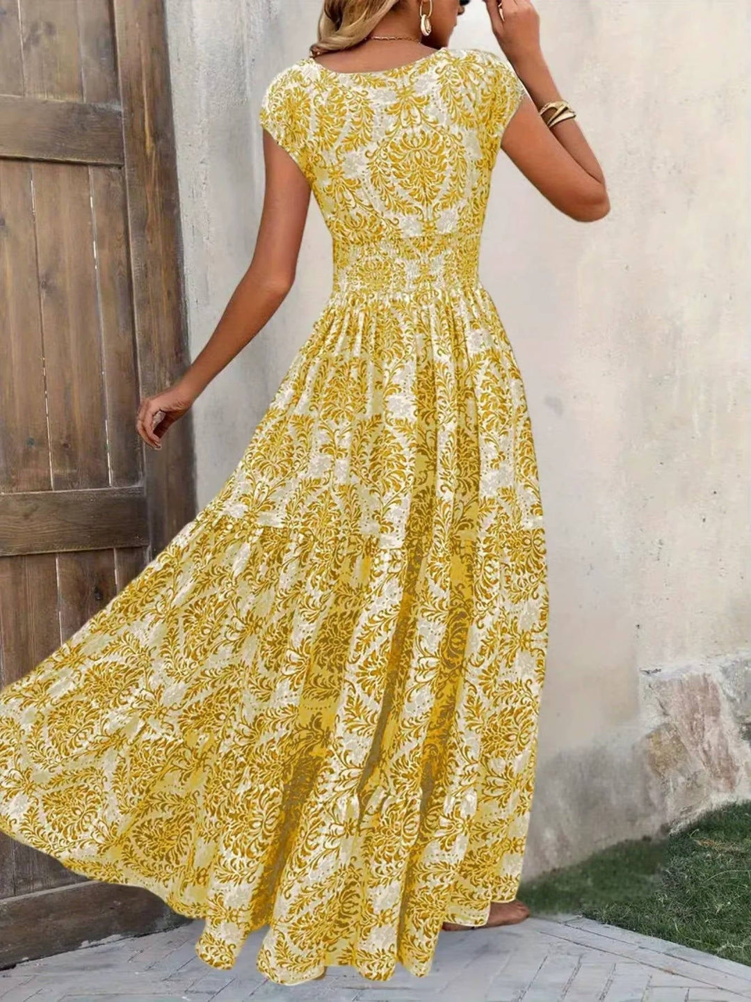 Sienna | Kvinders Smocked Boho Print Tiered Maxi Kjole