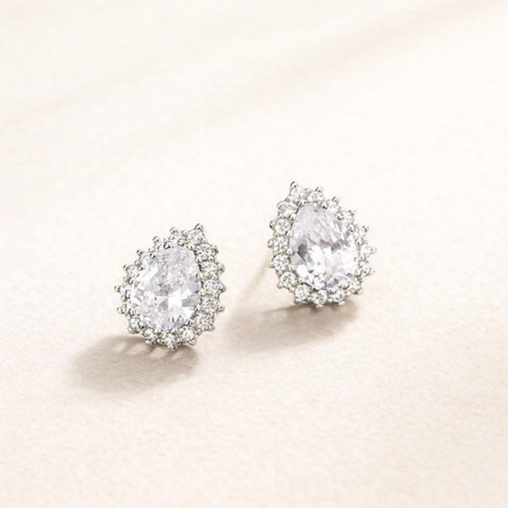Draabeformet Zirkonia Smykkesaet i Soelv Elegant Halskaede Ring og Oereringe