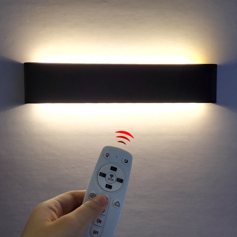 Moderne LED Væglampe med Fjernbetjening i Sort eller Hvid