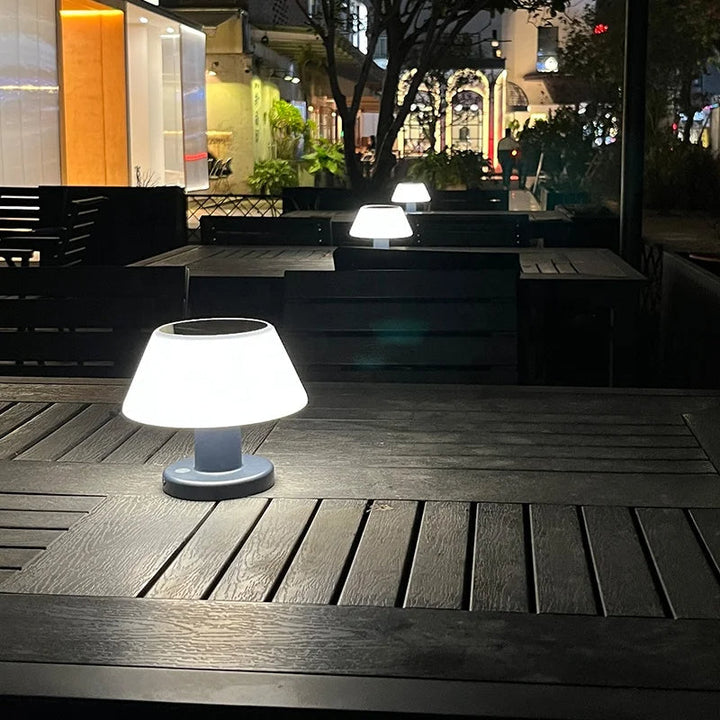 Solar LED Bordlampe i Moderne Design til Indendørs og Udendørs Brug
