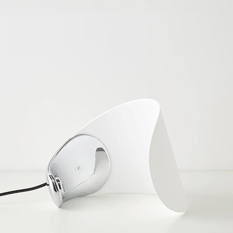 Justerbar LED skrivebordslampe i Halvmåne-design