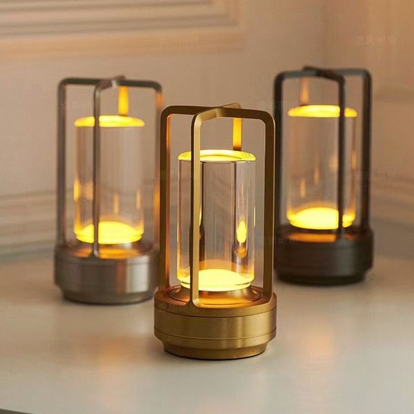 Elegant LED Krystal Bordlampe med Genopladeligt Stearinlys
