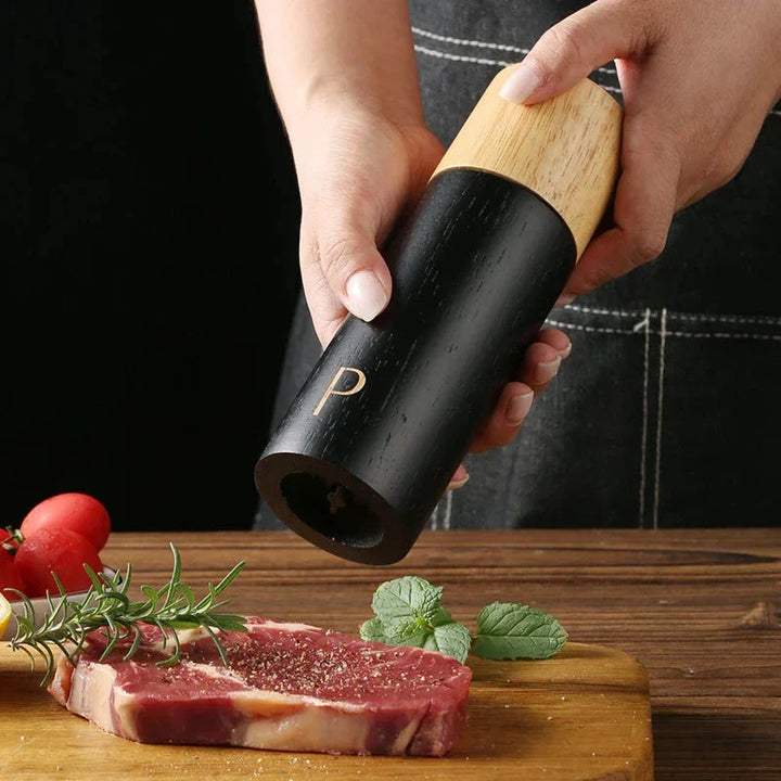 Elegant Træsalt- og Peberkværn med Justerbar Keramisk Kværn