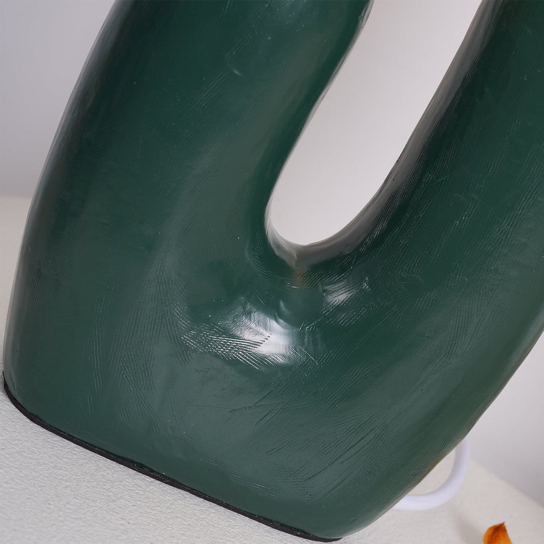 Moderne Bordlampe i Resin og Glas med Naturlige Detaljer