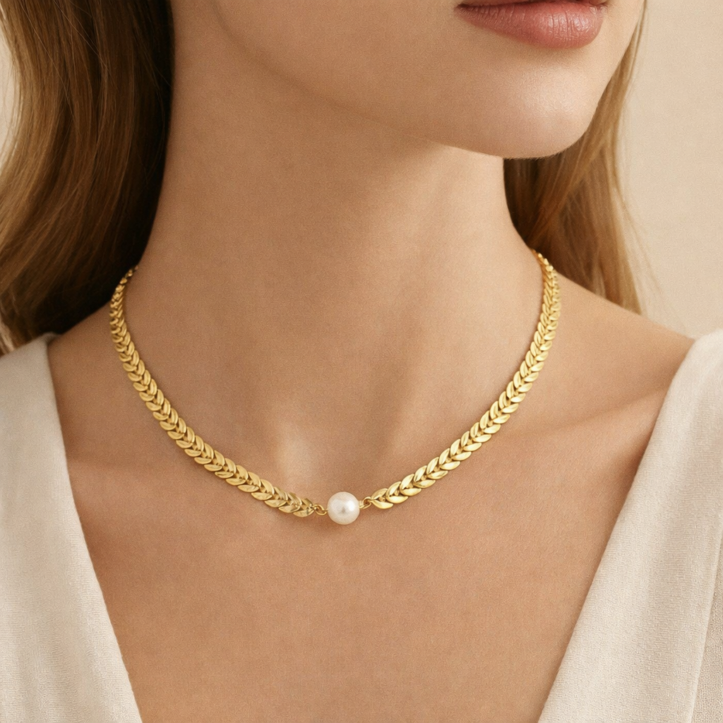 Elegant Guld Bladkæde Halskæde med Perle – Luksuriøs Kort Choker til Kvinder
