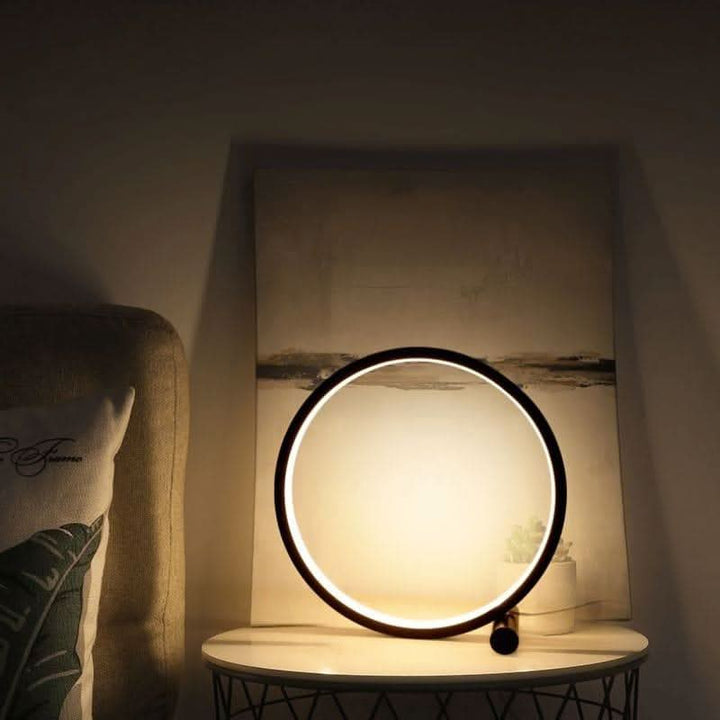 Moderne LED Halo Bordlampe i Aluminium og Akryl