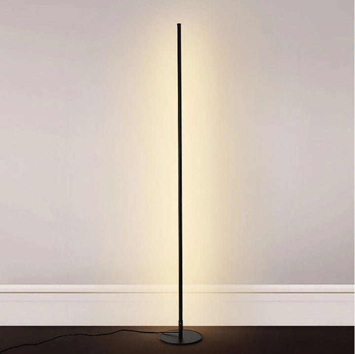 Minimalistisk LED Gulvlampe i Aluminium med Blød Belysning
