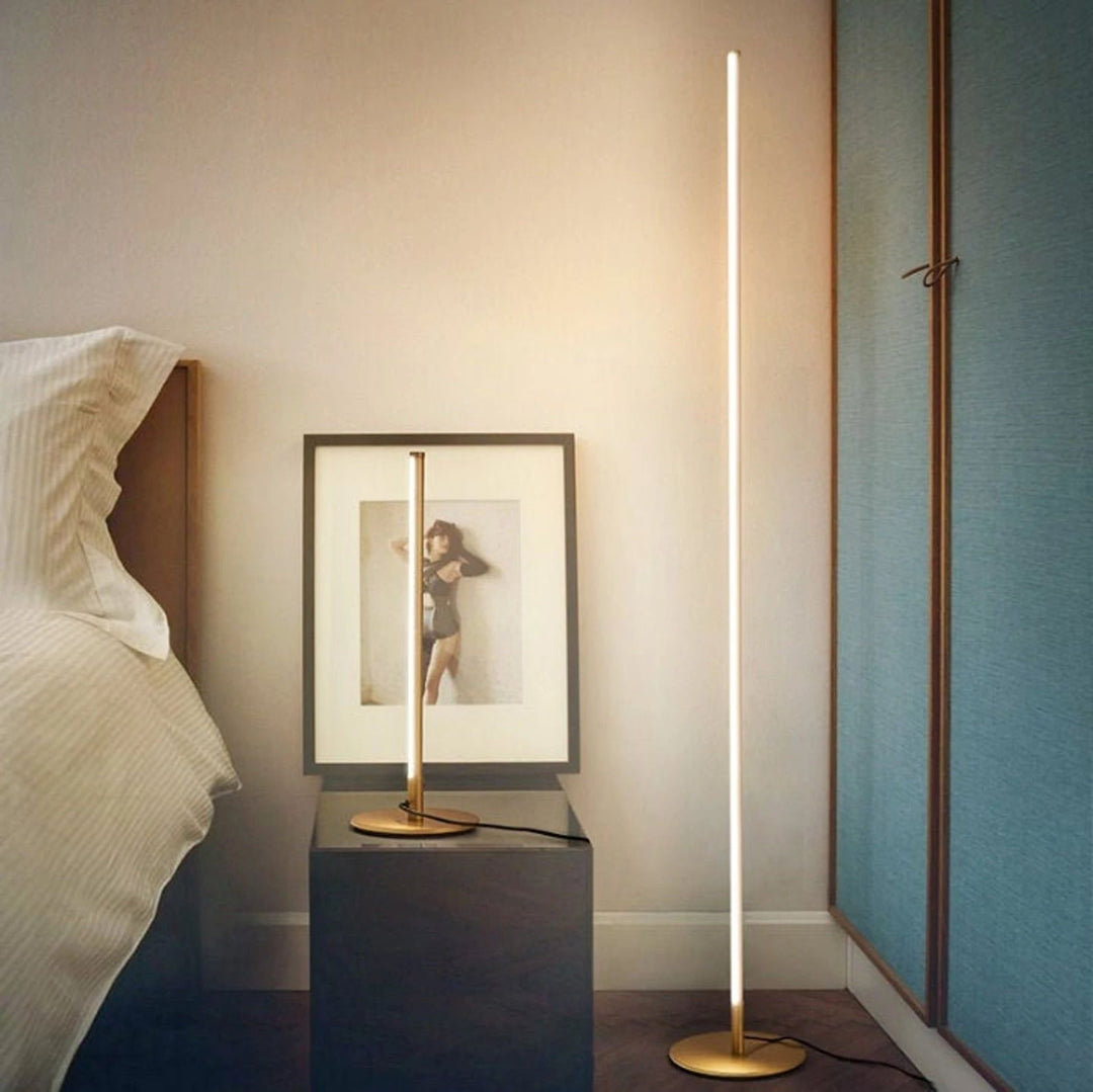 Minimalistisk LED Gulvlampe i Aluminium med Blød Belysning