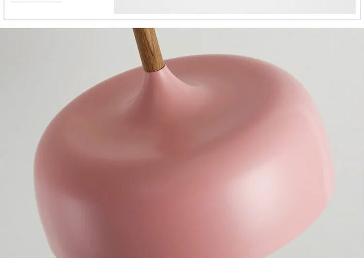 Moderne Miljøvenlig Pendellampe i Genanvendt Metal og Glas